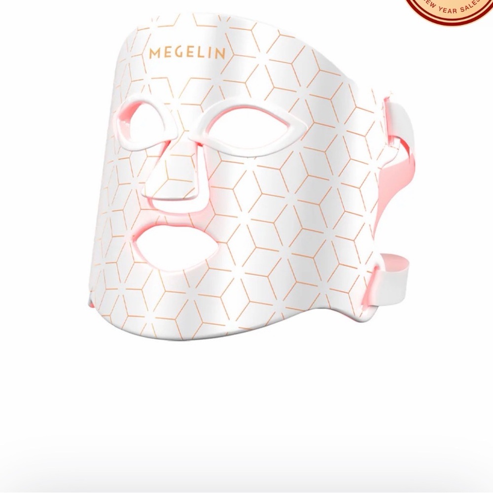 Red light therapy mask